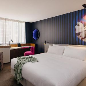 Standard Zimmer mit Kingsize-Bett
