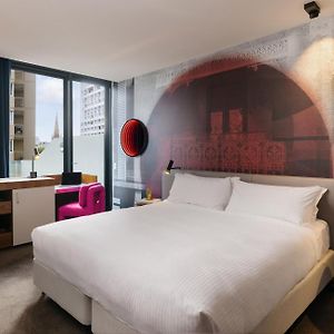Standard Zimmer mit Kingsize-Bett
